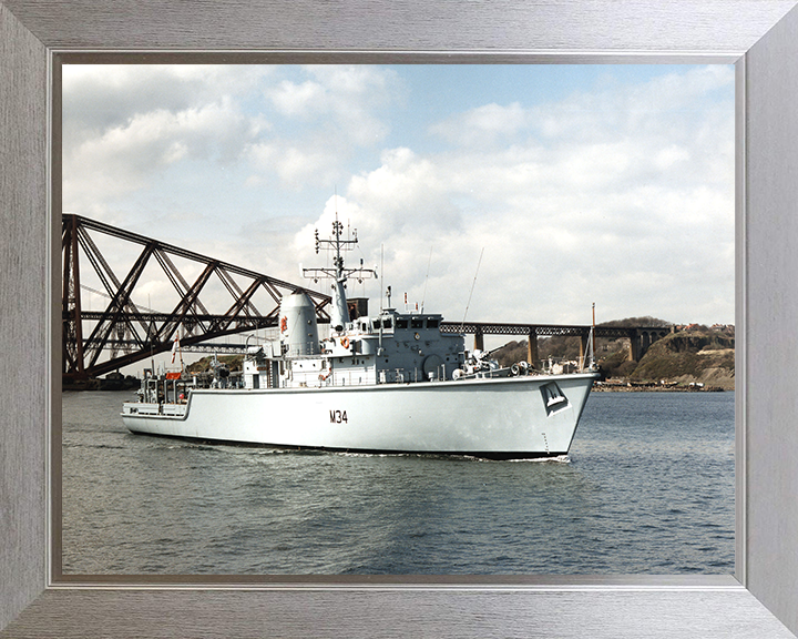 HMS Middleton M34 | Photo Print | Framed Print | Hunt Class | Mine Warfare Vessel | Royal Navy