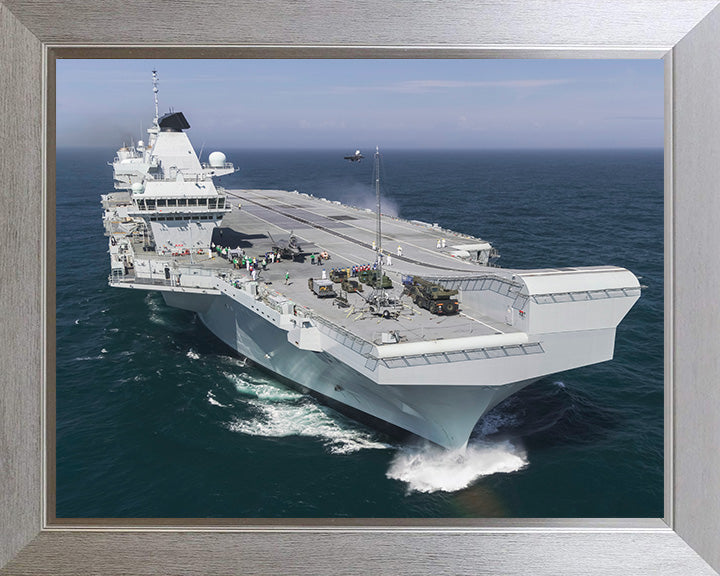 HMS Queen Elizabeth R08 | Photo Print | Framed Print | Queen Elizabeth Class | Aircraft Carrier | Royal Navy - Hampshire Prints