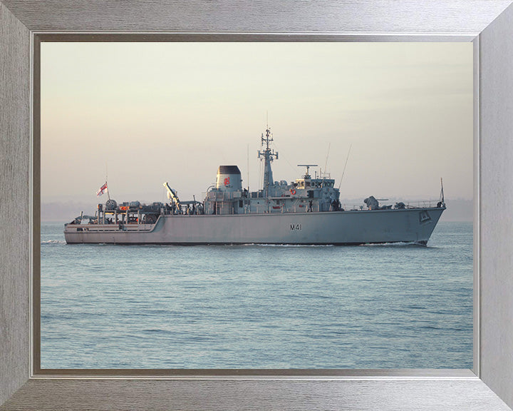 HMS Quorn M41 Royal Navy Hunt class mine countermeasures vessel Photo Print or Framed Print - Hampshire Prints