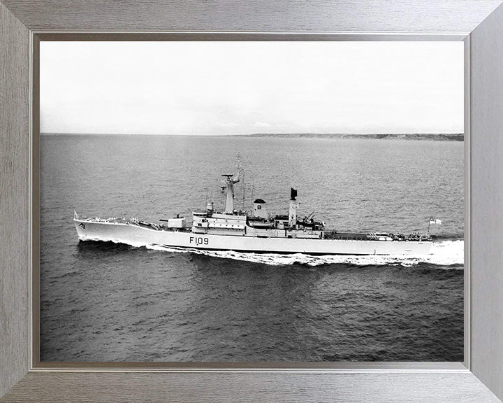 HMS Leander F109 Royal Navy Leander Class Frigate Photo Print or Framed Print - Hampshire Prints