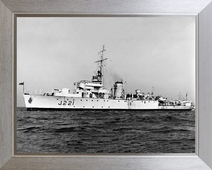 HMS Onyx J221 Royal Navy Algerine class minesweeper Photo Print or Framed Print - Hampshire Prints