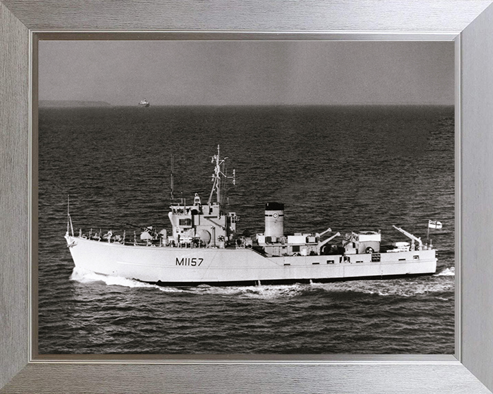 HMS Kirkliston M1157 | Photo Print | Framed Print | Ton Class | Minesweeper | Royal Navy