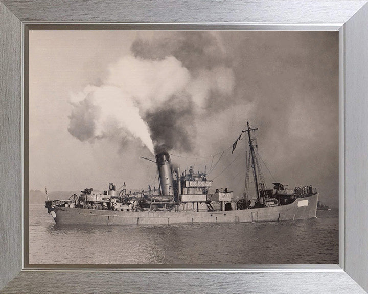 HMS Turquoise T45 Royal Navy Trawler Photo Print or Framed Print - Hampshire Prints