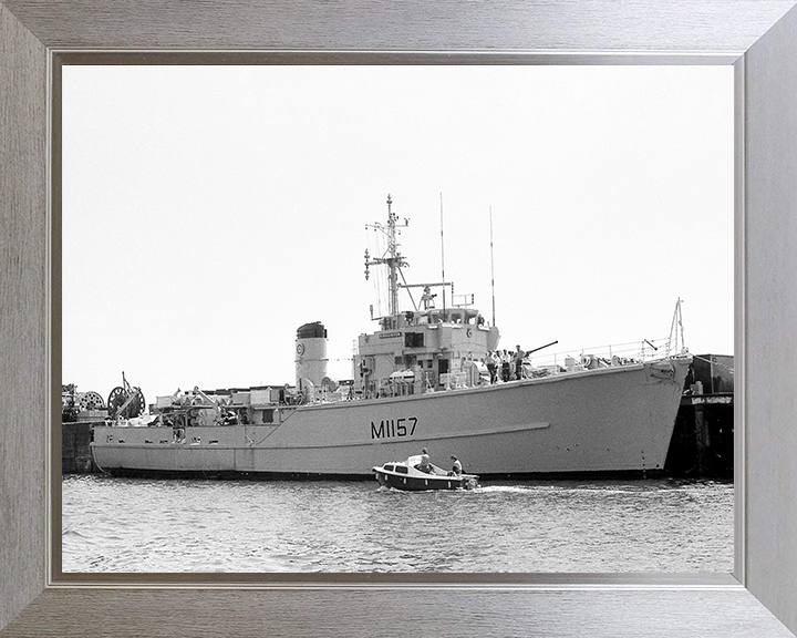 HMS Kirkliston M1157 | Photo Print | Framed Print | Ton Class | Minesweeper | Royal Navy