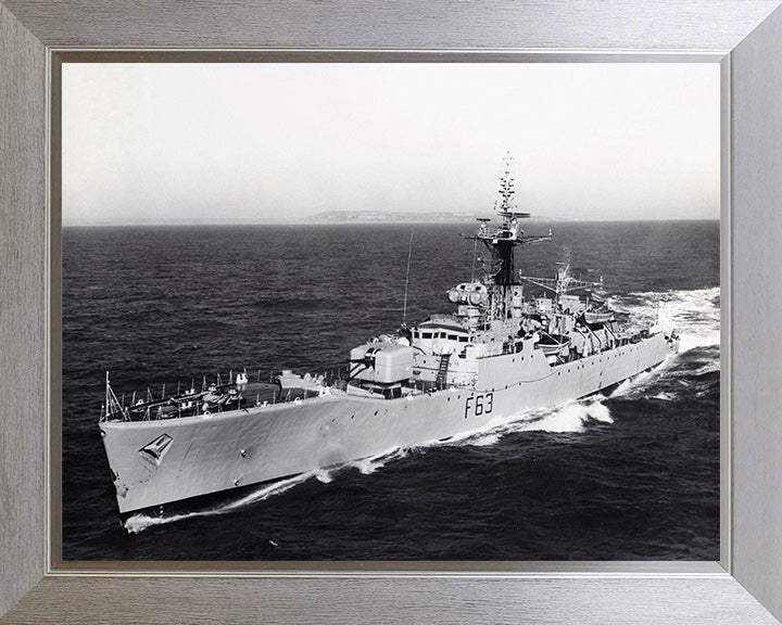 HMS Scarborough F63 | Photo Print | Framed Print | Whitby Class | Frigate | Royal Navy - Hampshire Prints