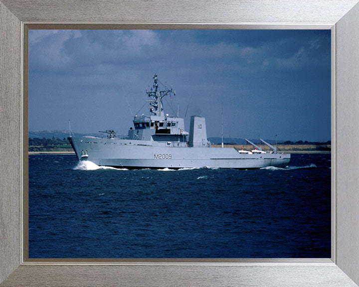 HMS Itchen M2009 Royal Navy River class minesweeper Photo Print or Framed Print - Hampshire Prints