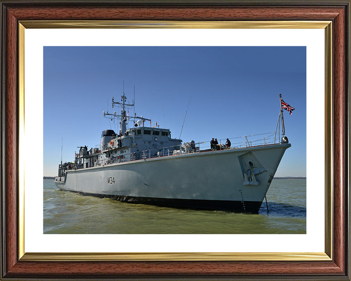 HMS Middleton M34 Royal Navy Hunt class mine countermeasures vessel Photo Print or Framed Print - Hampshire Prints