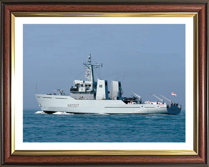 HMS Humber M2007 Royal Navy River class minesweeper Photo Print or Framed Print - Hampshire Prints