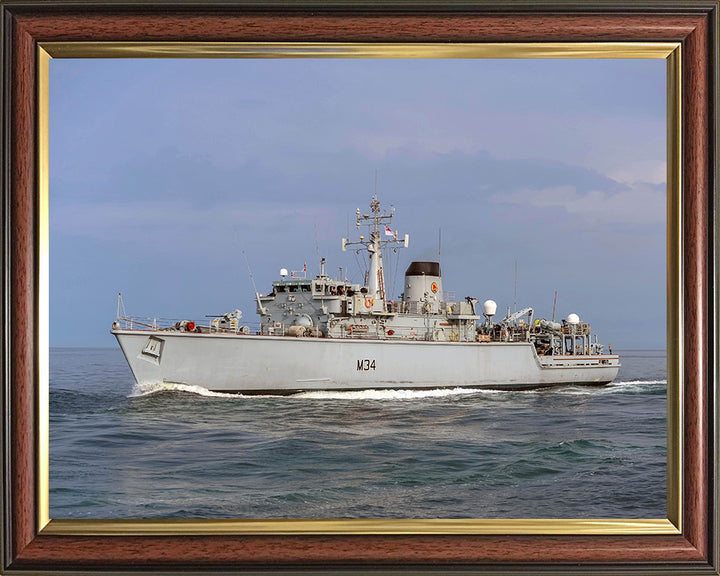 HMS Middleton M34 | Photo Print | Framed Print | Hunt Class | Mine Warfare Vessel | Royal Navy - Hampshire Prints