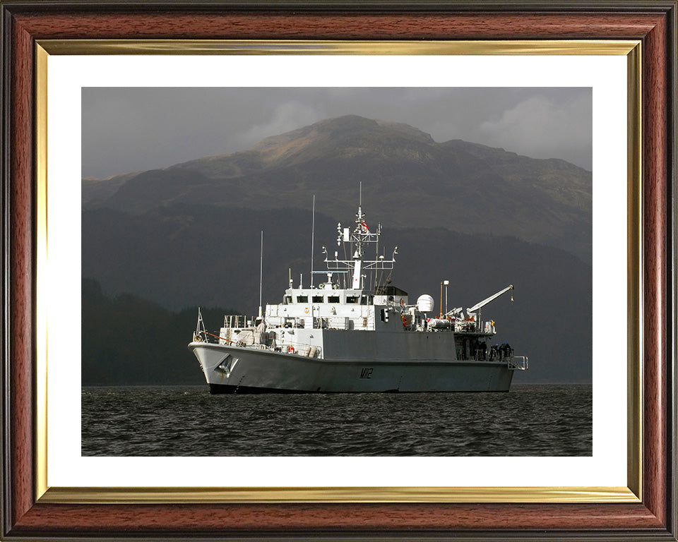 HMS Shoreham M112 | Photo Print | Framed Print | Sandown Class | Minehunter | Royal Navy - Hampshire Prints