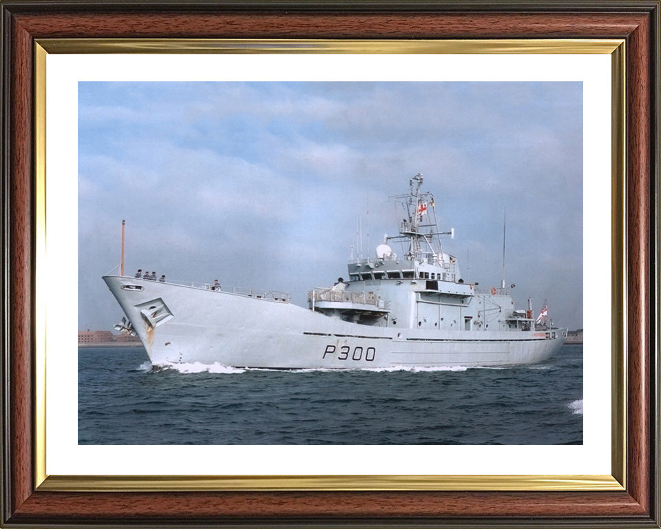 HMS Lindisfarne P300 | Photo Print | Framed Print | Island Class | Patrol Vessel | Royal Navy - Hampshire Prints