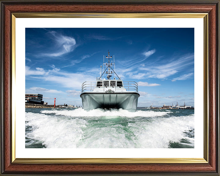 HMS Magpie H130 | Photo Print | Framed Print | Coastal Survey Vessel | Royal Navy - Hampshire Prints