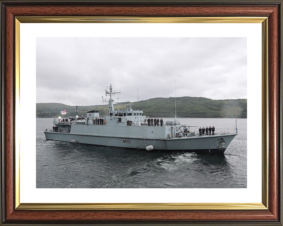 HMS Shoreham M112 | Photo Print | Framed Print | Sandown Class | Minehunter | Royal Navy - Hampshire Prints