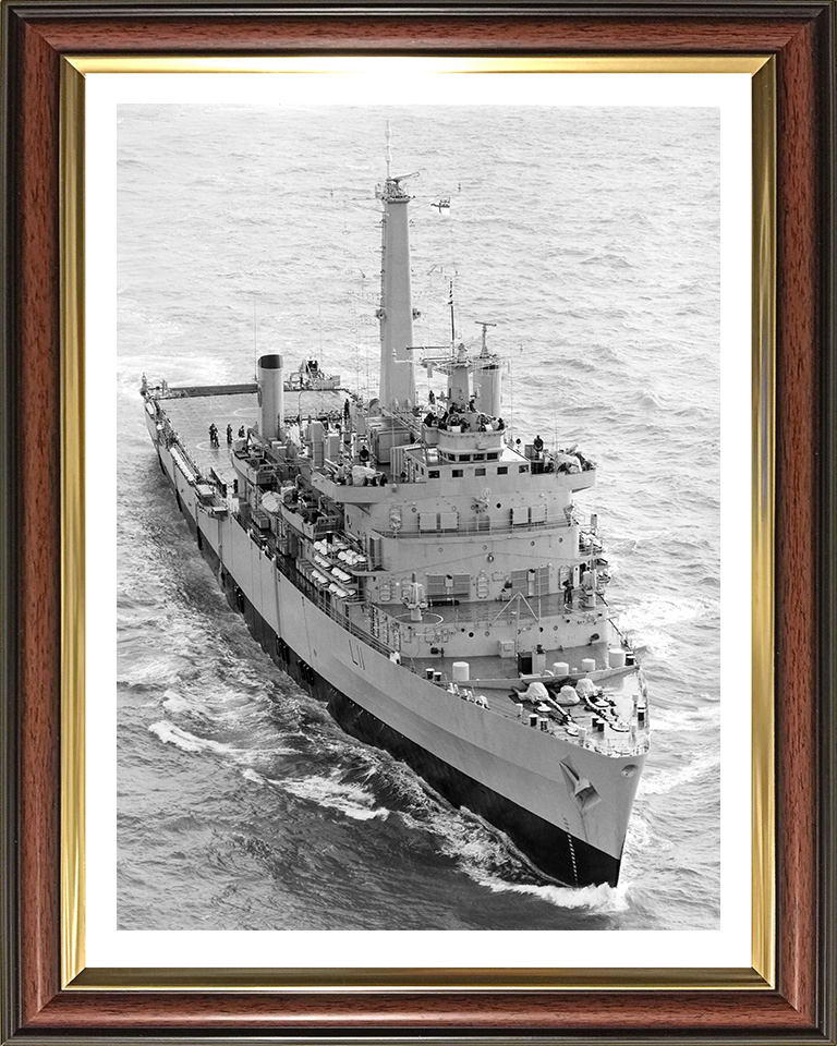 HMS Intrepid L11 | Photo Print | Framed Print | Fearless Class | Amphibious Ship | Royal Navy - Hampshire Prints