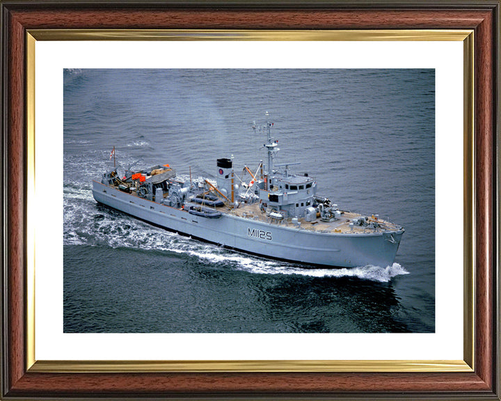 HMS Cuxton M1125 Royal Navy Ton class minesweeper Photo Print or Framed Print - Hampshire Prints