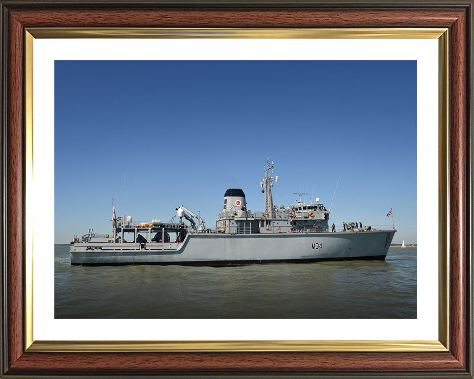 HMS Middleton M34 Royal Navy Hunt class mine countermeasures vessel Photo Print or Framed Print - Hampshire Prints