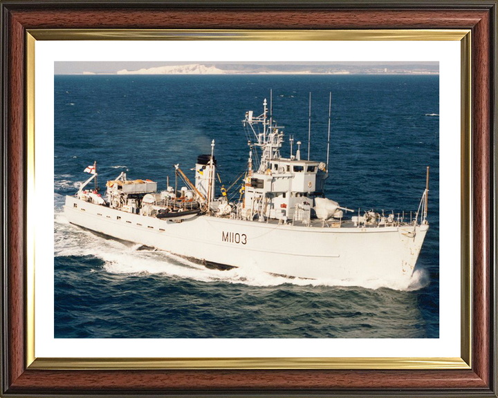 HMS Alfriston M1103 | Photo Print | Framed Print | Ton Class | Minesweeper | Royal Navy