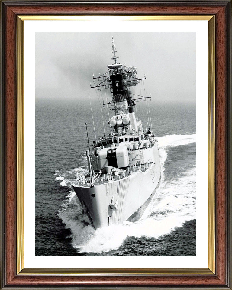 HMS Lincoln F99 Royal Navy Salisbury class frigate Photo Print or Framed Print - Hampshire Prints