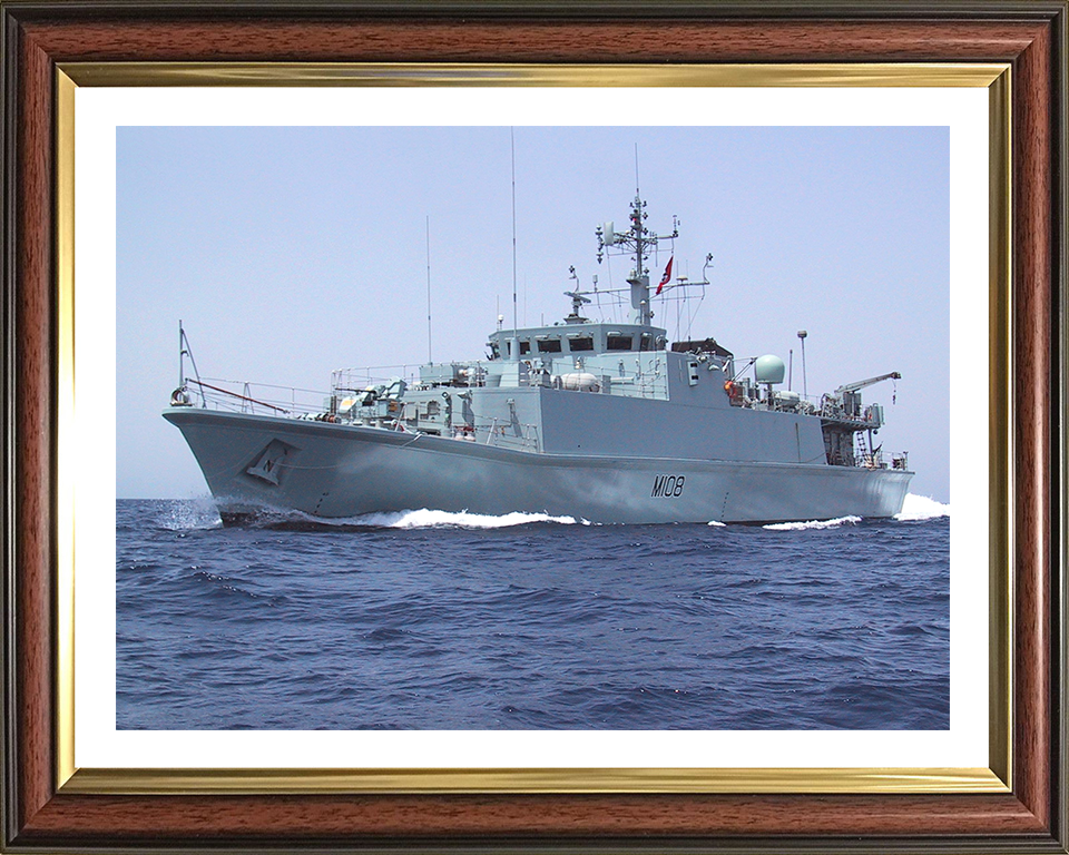 HMS Grimsby M108 Royal Navy Sandown class minehunter Photo Print or Framed Print - Hampshire Prints