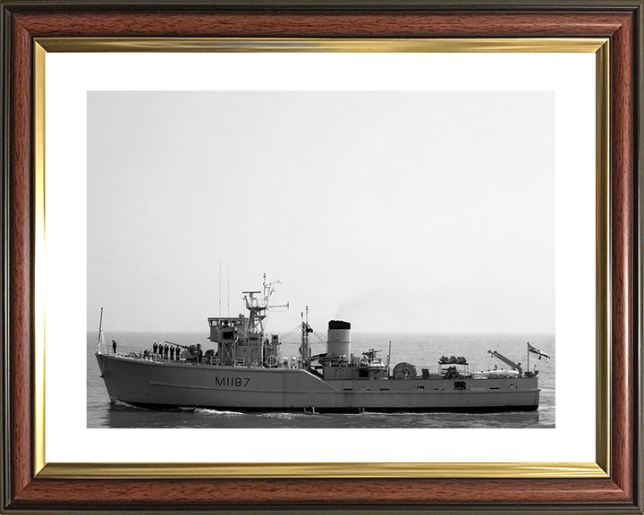 HMS Upton M1187 Royal Navy Ton class minesweeper Photo Print or Framed Print - Hampshire Prints