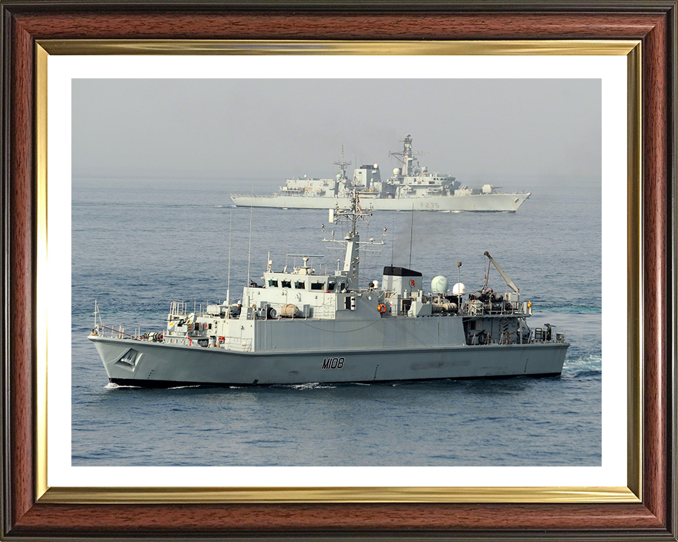 HMS Grimsby M108 | Photo Print | Framed Print | Sandown Class | Minehunter | Royal Navy