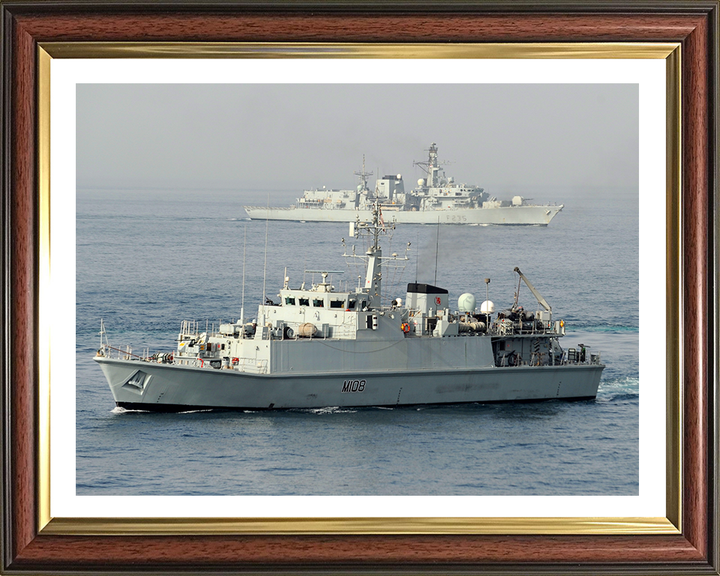 HMS Grimsby M108 | Photo Print | Framed Print | Sandown Class | Minehunter | Royal Navy