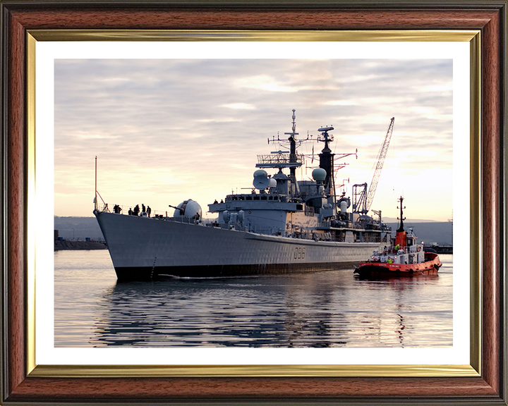 HMS Gloucester D96 Royal Navy Type 42 destroyer Photo Print or Framed Print - Hampshire Prints