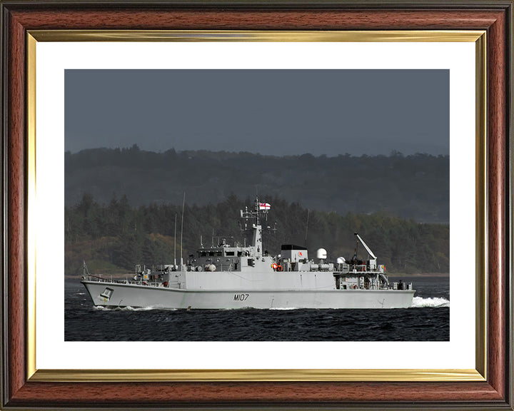 HMS Pembroke M107 Royal Navy Sandown class minehunter Photo Print or Framed Print - Hampshire Prints