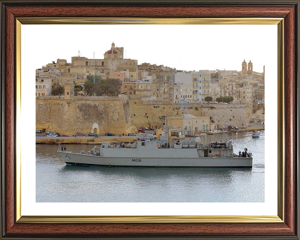 HMS Grimsby M108 | Photo Print | Framed Print | Sandown Class | Minehunter | Royal Navy - Hampshire Prints