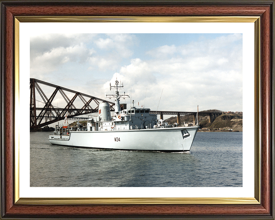 HMS Middleton M34 | Photo Print | Framed Print | Hunt Class | Mine Warfare Vessel | Royal Navy