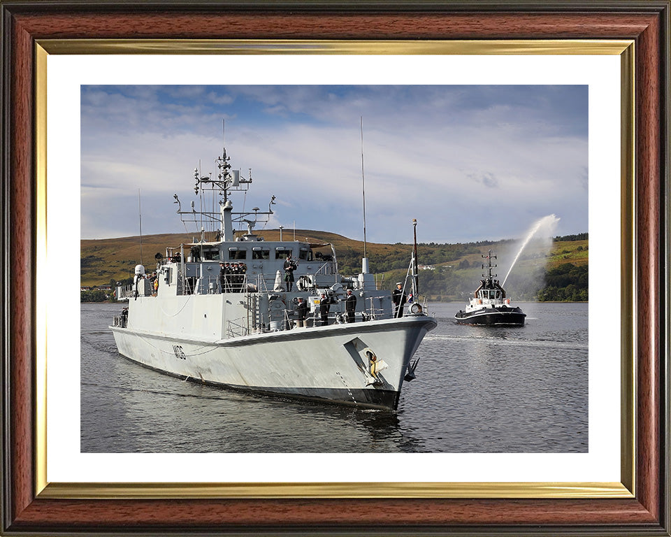 HMS Penzance M106 | Photo Print | Framed Print | Sandown Class | Minehunter | Royal Navy - Hampshire Prints