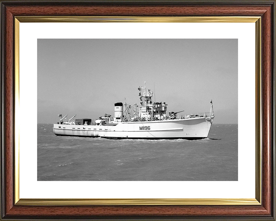 HMS Yarnton M1196 Royal Navy Ton Class Minesweeper Photo Print or Framed Print - Hampshire Prints