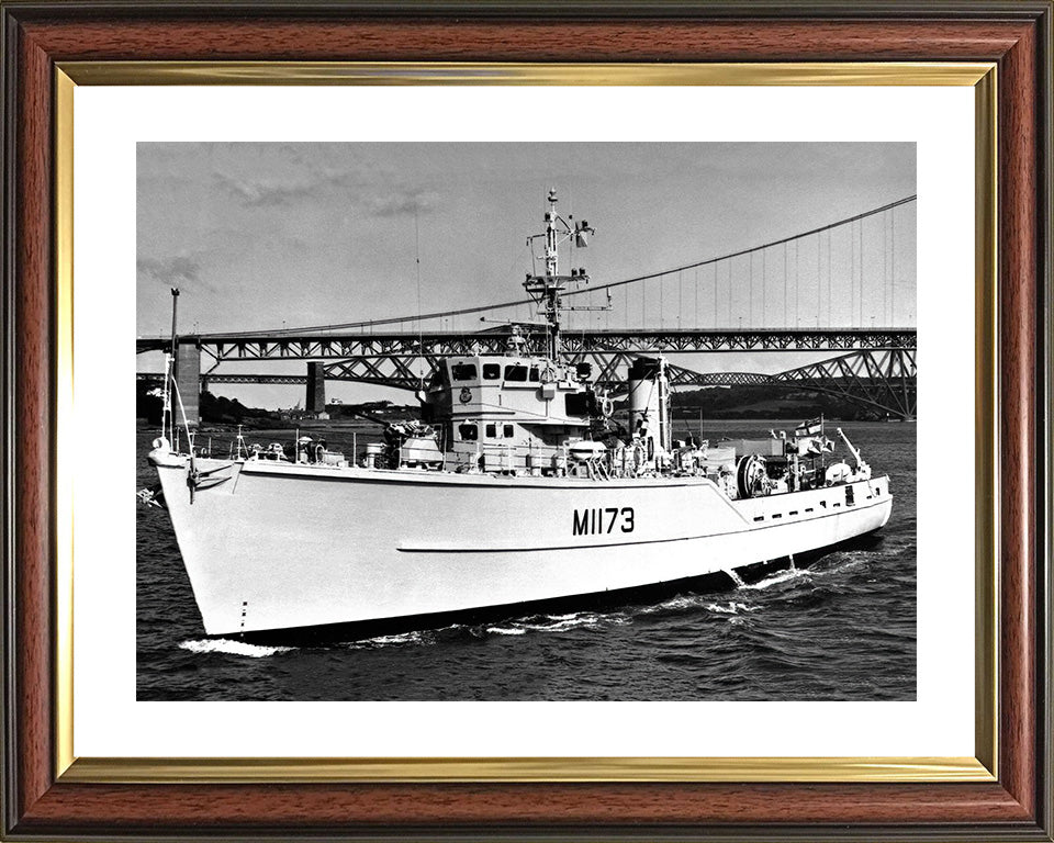 HMS Pollington M1173 | Photo Print | Framed Print | Ton Class | Minesweeper | Royal Navy - Hampshire Prints