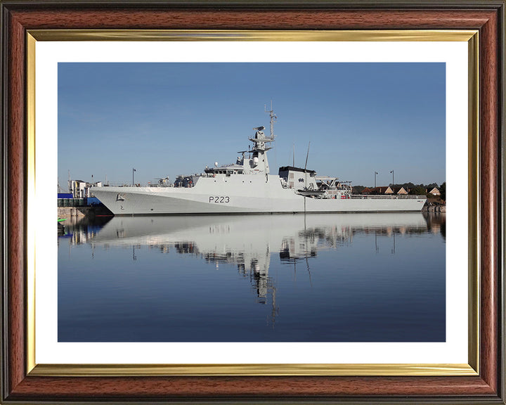 HMS Medway P223 | Photo Print | Framed Print | River Class | Patrol Vessel | Royal Navy - Hampshire Prints