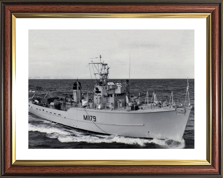 HMS Sefton M1178 | Photo Print | Framed Print | Ton Class | Minesweeper | Royal Navy - Hampshire Prints