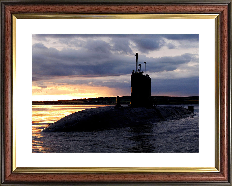 HMS Superb S109 Royal Navy Swiftsure class Submarine Photo Print or Framed Print - Hampshire Prints