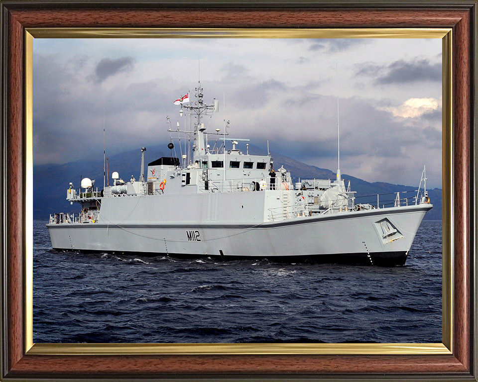 HMS Shoreham M112 Royal Navy Sandown class minehunter Photo Print or Framed Print - Hampshire Prints