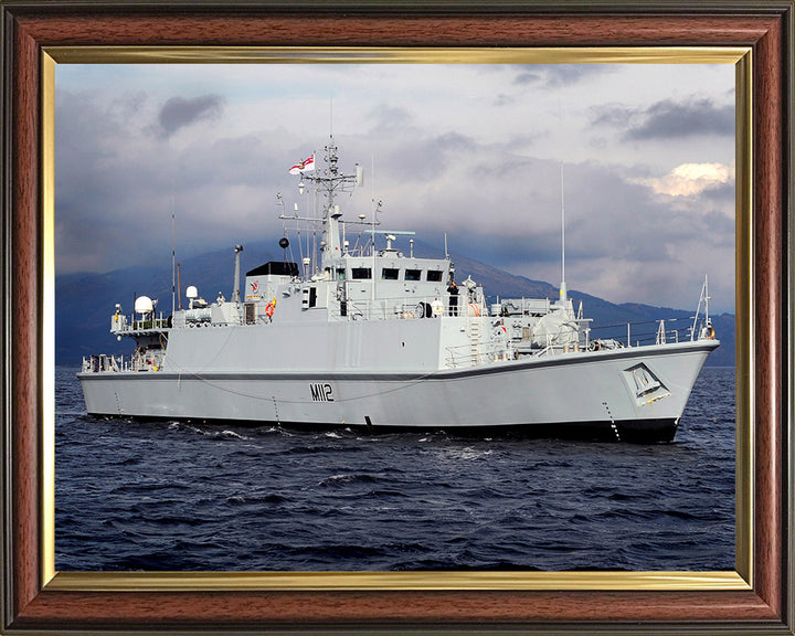 HMS Shoreham M112 Royal Navy Sandown class minehunter Photo Print or Framed Print - Hampshire Prints