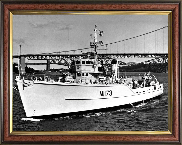 HMS Pollington M1173 | Photo Print | Framed Print | Ton Class | Minesweeper | Royal Navy - Hampshire Prints