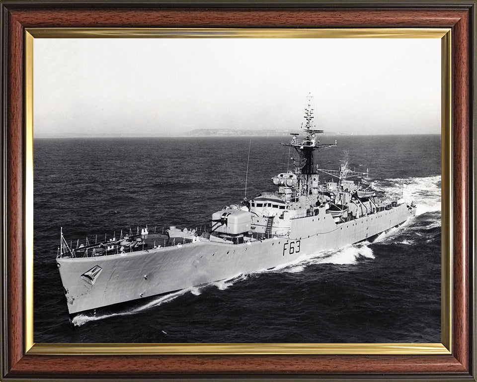 HMS Scarborough F63 | Photo Print | Framed Print | Whitby Class | Frigate | Royal Navy - Hampshire Prints