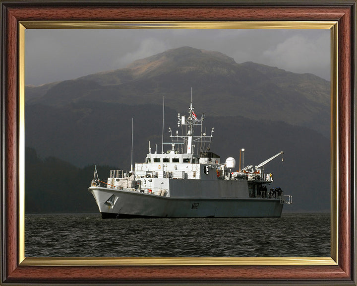 HMS Shoreham M112 | Photo Print | Framed Print | Sandown Class | Minehunter | Royal Navy - Hampshire Prints