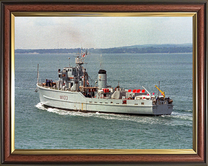 HMS Alfriston M1103 | Photo Print | Framed Print | Ton Class | Minesweeper | Royal Navy