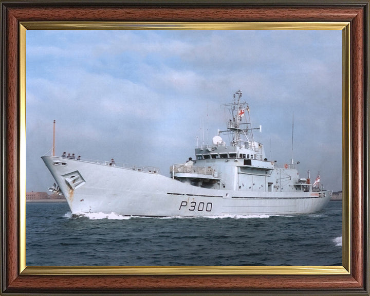 HMS Lindisfarne P300 | Photo Print | Framed Print | Island Class | Patrol Vessel | Royal Navy - Hampshire Prints