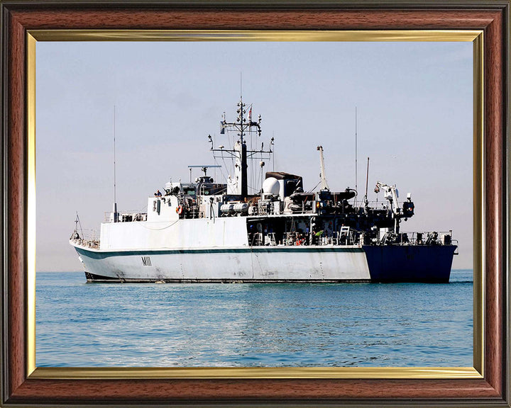 HMS Blyth M111 Royal Navy Sandown class minehunter Photo Print or Framed Print - Hampshire Prints