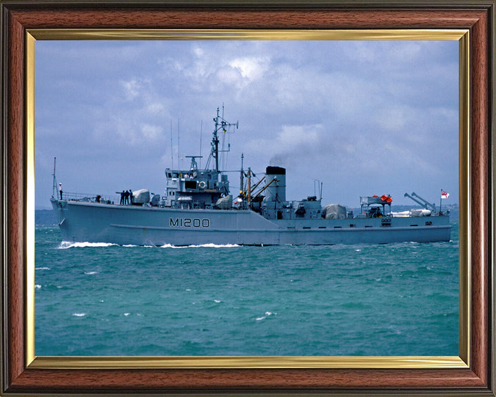 HMS Soberton M1200 Royal Navy Ton Class Minesweeper Photo Print or Framed Print - Hampshire Prints