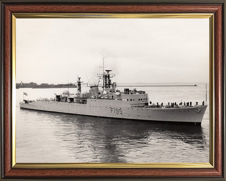 HMS Roebuck F195 (H95) | Photo Print | Framed Print | R Class | Destroyer | Royal Navy - Hampshire Prints