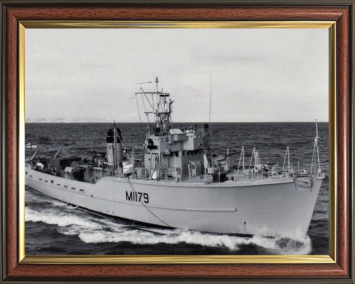 HMS Sefton M1178 | Photo Print | Framed Print | Ton Class | Minesweeper | Royal Navy - Hampshire Prints