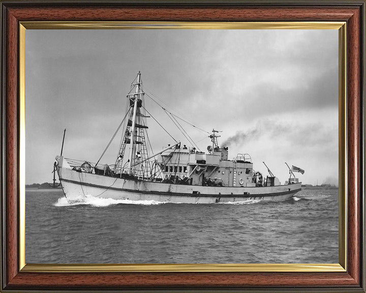 HMS MMS 1717 (J517) Royal Navy MMS Class Minesweeper Photo Print or Framed Print - Hampshire Prints