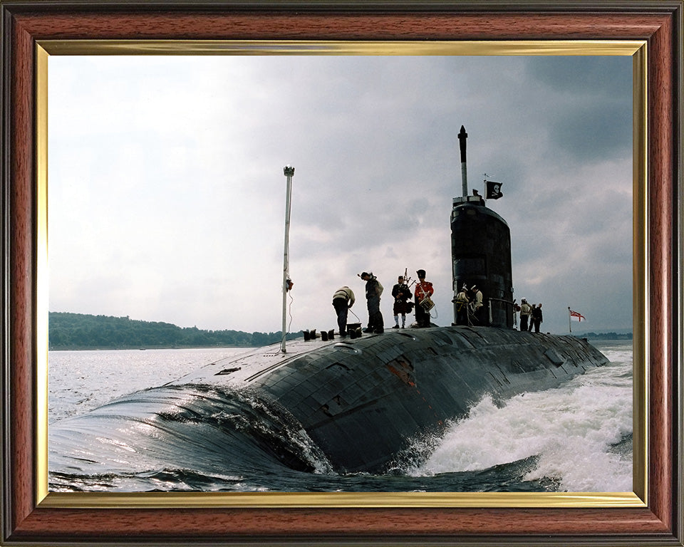 HMS Sceptre S104 Submarine | Photo Print | Framed Print | Swiftsure Class | Royal Navy - Hampshire Prints