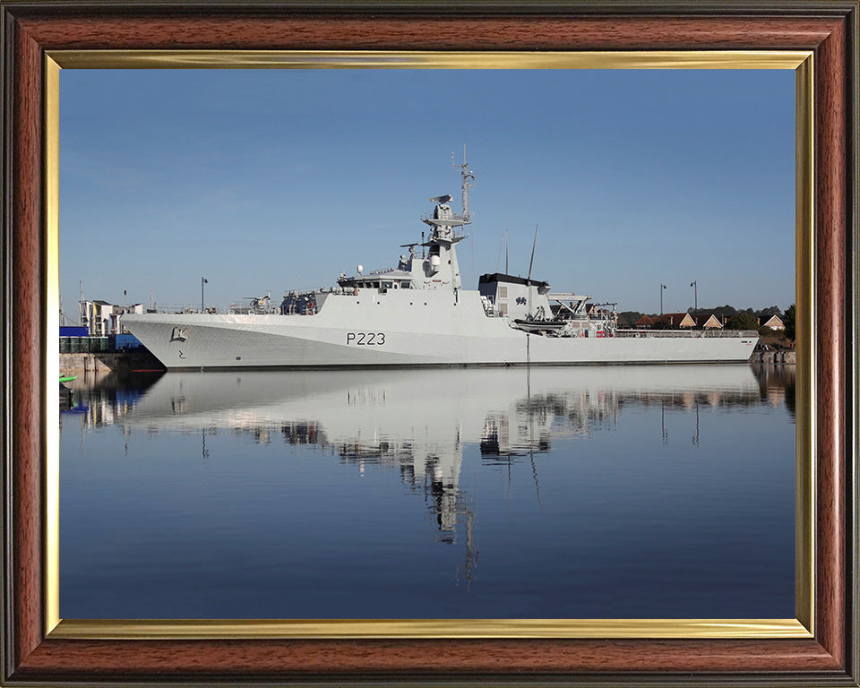 HMS Medway P223 | Photo Print | Framed Print | River Class | Patrol Vessel | Royal Navy - Hampshire Prints